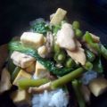 Tofu und Huhn mit Gemüse