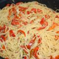Spaghetti mit roter Paprika