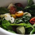 Caprese-Salat mit Spinat