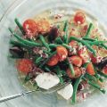 Bohnen-Tomaten-Salat mit Zwiebel-Dressing