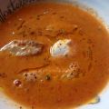 Tomaten-Physalissuppe mit Lachs