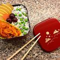 Bento No. 027 - Reis mit Erbsen, Obst und[...]