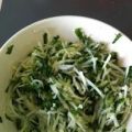 Kohlrabi-Salat mit Petersilie und[...]