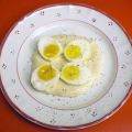 Eier in Kräuter-Rahm-Soße