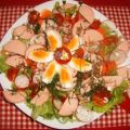 Bunter Salat mit Fleischwurst