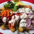 Gemischter Salat mit Pflaumen, Büffelmozzarella[...]