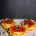 Gegrillte Spätzle-Nester mit Tomatensoße