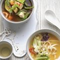 Miso-Suppe mit Spinat und Flusskrebsen