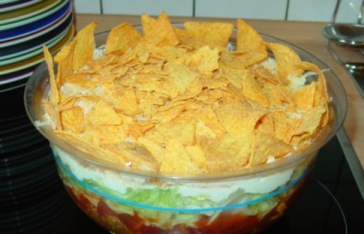 Rezept: Nacho Salat (Mexikanischer Schichtsalat) vegetarisch