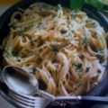 Spaghetti al sugo di basilico (Spaghetti in[...]