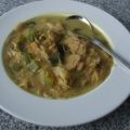 Chinesische Suppe mit Kokosmilch