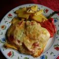 Kammkotelett mit Tomaten und Käse und[...]