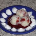 Vanilleeis mit Erdbeermark (fettarm)