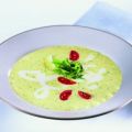 Kalte Rucola-Joghurt Suppe mit Gurke