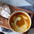Karotten-Ingwer-Suppe mit Walnussbrot von Katie[...]