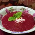 Rote-Beete-Suppe mit Granatapfel-Balsam