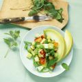 Gurken-Melonen-Salat mit Halloumi
