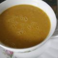 Kürbiscreme-Suppe mit Apfel