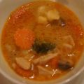 Curry-Suppe mit Hähnchenbrustfilet und Gemüse