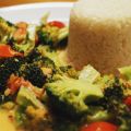 veganes Brokkoli-Curry mit Tomaten