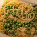 Spaghetti mit Erbsen-Sahnesoße