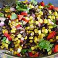 Salat mit schwarzen Bohnen und Mais