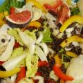 Bunter Salat mit Feigen und Linsenvinaigrette