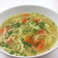 Möhren-Kartoffel-Suppe mit Fadennudeln