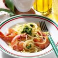 Spaghetti mit Bärlauch-Pesto und Garnelen