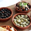 Zweierlei marinierte Oliven - Tapas Woche bei[...]