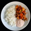 Reis mit Curry-Gemüse und Dip