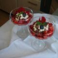 Gepfefferte Erdbeeren mit Vanille-Joghurt-Creme