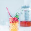 Fruchtig-Spritziger Erdbeer-Sekt Cocktail mit[...]