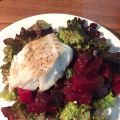 Kabeljau mit Roter Beete auf Salat mit[...]