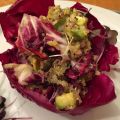 Quinoa Tricolore mit Avocado-Radicchio Salat