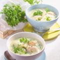 Kohlrabi-Kerbel-Suppe mit Putenklößchen