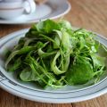 Postelein-Salat mit Gurkendressing