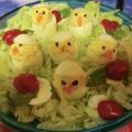 Küken , Gefüllte Eier auf Salat