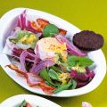 Blattsalate mit geschmolzenem Ziegenkäse, Speck[...]