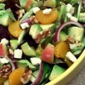 Salat mit Avocado, Apfel und Mandarinendressing