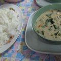 Einfaches grünes Thai Curry mit Huhn (Geng kyo[...]
