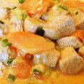 rotes Thai-Curry Huhn in Kokossoße