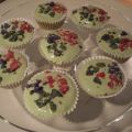 Matcha  Tee  Cupcakes mit  Blüten