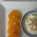 Honig-Joghurt mit Pinienkernen + Mandarinen