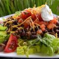 Einfacher Taco-Salat mit schwarzen Bohnen