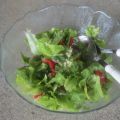 Salat mit Holunderblüten-Dressing