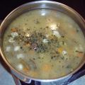Bohnensuppe mit Suppenfleisch und Nudeln