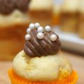 Marzipan-Orangen-Cupcakes mit Lebkuchenousse