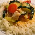 Fisch-Curry mit Gemüse und Kokosmilch auf[...]