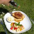 American Pancakes mit Obst, Butter und[...]